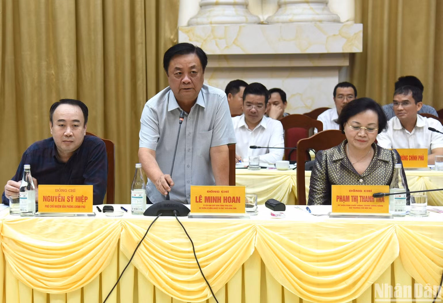 Bộ trưởng Nông nghiệp và Phát triển nông thôn Lê Minh Hoan phát biểu tại buổi làm việc. Bộ trưởng Nông nghiệp và Phát triển nông thôn Lê Minh Hoan phát biểu tại buổi làm việc.