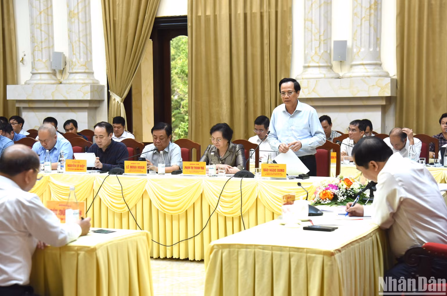 Bộ trưởng Lao động-Thương binh và Xã hội Đào Ngọc Dung phát biểu tại buổi làm việc. Bộ trưởng Lao động-Thương binh và Xã hội Đào Ngọc Dung phát biểu tại buổi làm việc.