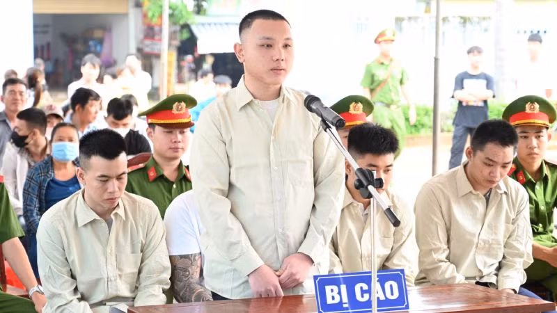 Các bị cáo khai nhận tội trước tòa.