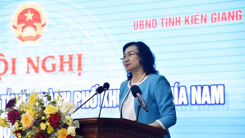 Thứ trưởng Công thương Phan Thị Thắng phát biểu khai mạc hội nghị.