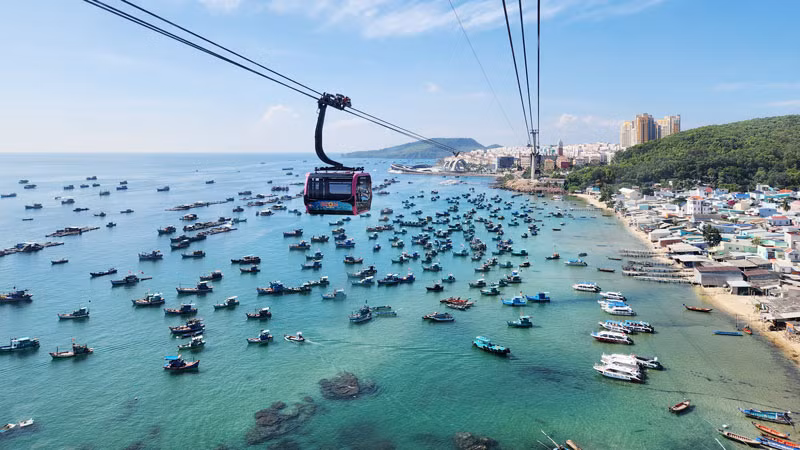 9 tháng đầu năm 2024, tỉnh Kiên Giang thu hút 8,3 triệu lượt du khách. 9 tháng đầu năm 2024, tỉnh Kiên Giang thu hút 8,3 triệu lượt du khách.