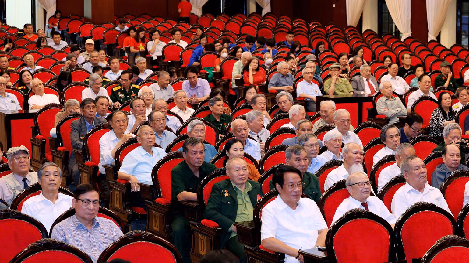 Các đại biểu tham dự buổi gặp mặt. Các đại biểu tham dự buổi gặp mặt.