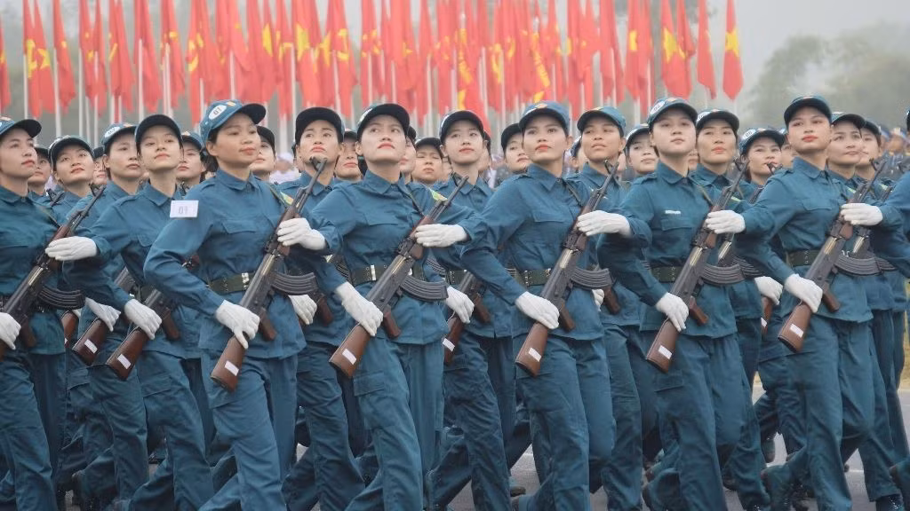 Khối nữ dân quân miền bắc.