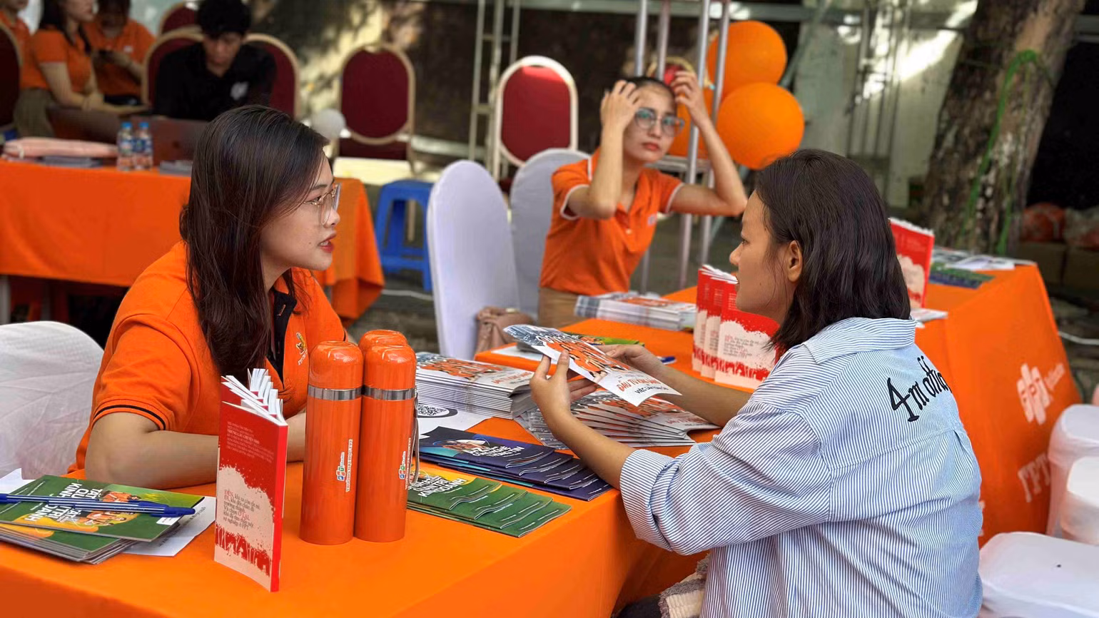 Trường đại học FPT tư vấn xét tuyển cho thí sinh.