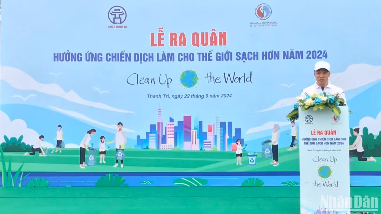 Phó Giám đốc Trung tâm Truyền thông tài nguyên và môi trường Vũ Minh Lý phát biểu tại Lễ ra quân. Phó Giám đốc Trung tâm Truyền thông tài nguyên và môi trường Vũ Minh Lý phát biểu tại Lễ ra quân.