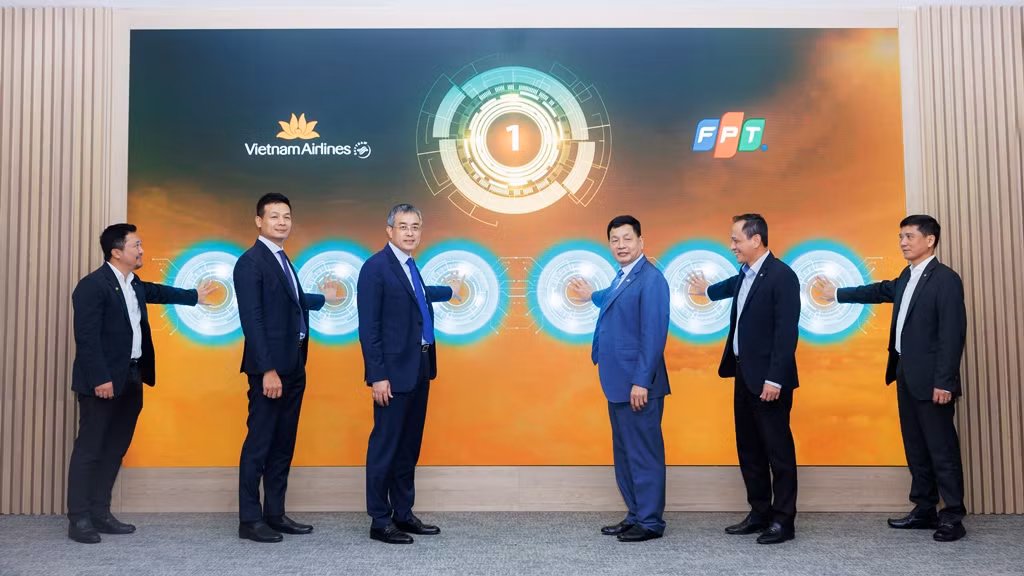Lễ khởi động Dự án website thương mại điện tử của Vietnam Airlines. Lễ khởi động Dự án website thương mại điện tử của Vietnam Airlines.