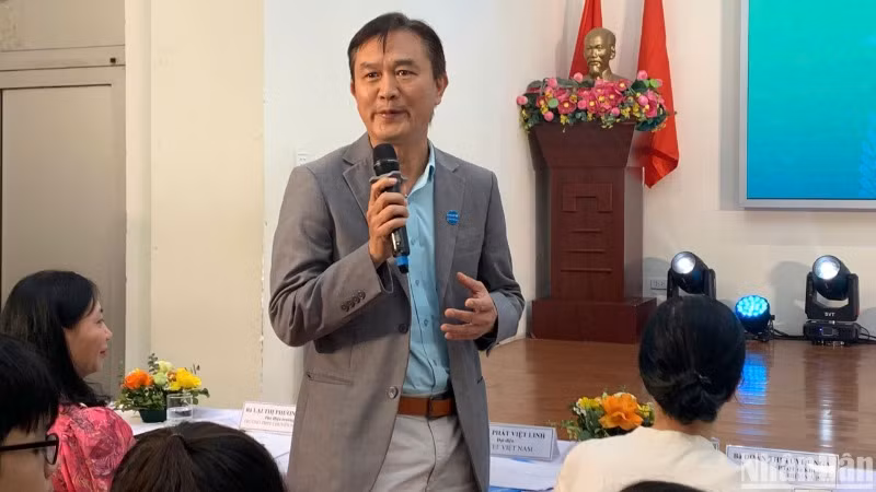 Ông Lý Phát Việt Linh, Đại diện UNICEF chia sẻ, cuộc thi hùng biện tiếng Anh dành cho trẻ em về Phòng, chống thiên tai và thích ứng biến đổi khí hậu là nơi để những trí tuệ trẻ trên khắp Việt Nam cùng nhau góp tiếng nói và hành động để giải quyết một trong những thách thức cấp bách nhất của nhân loại.