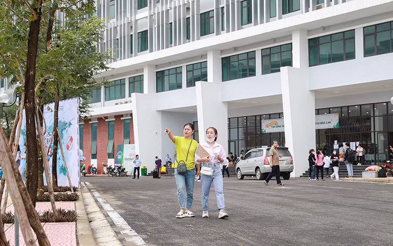 Sinh viên trúng tuyển, nhập học Đại học Quốc gia Hà Nội, năm 2022.