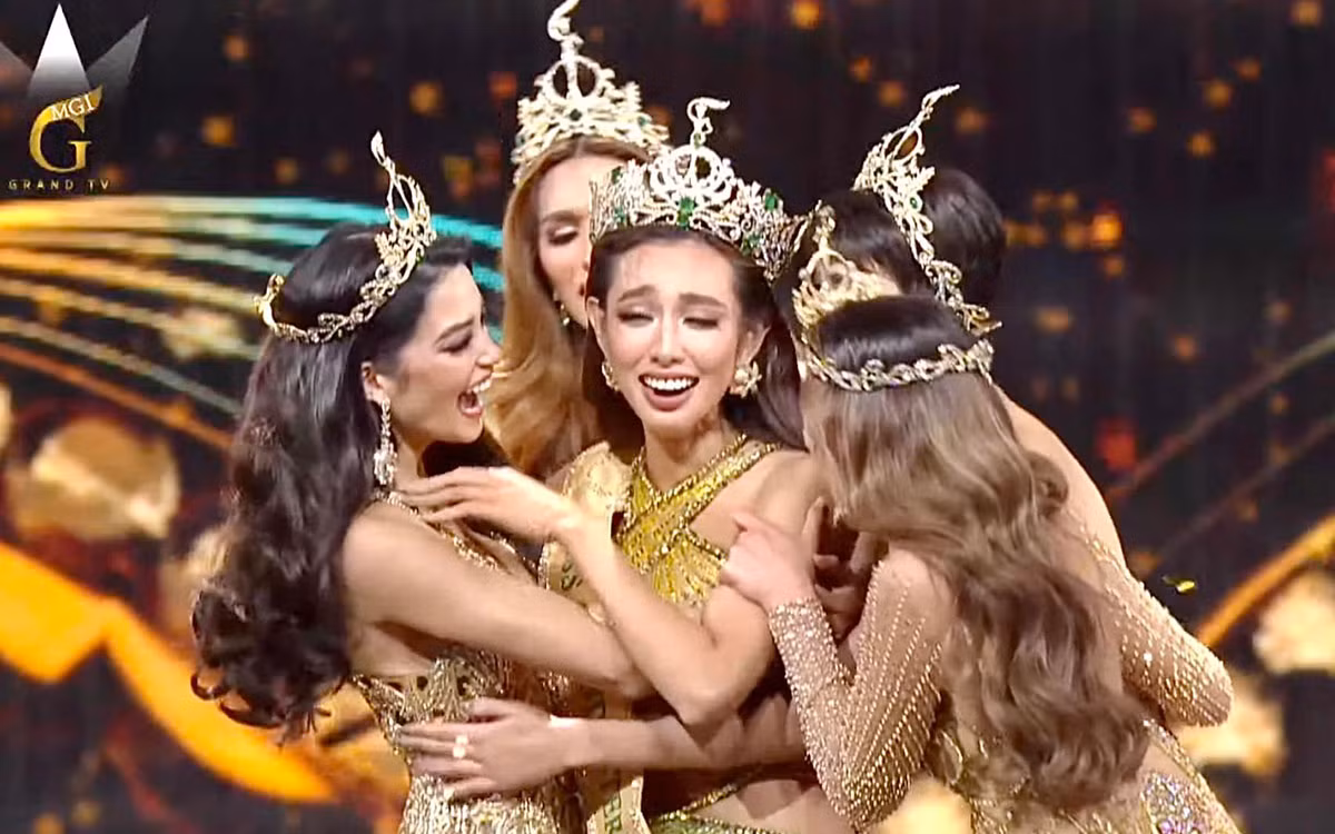 Nguyễn Thúc Thùy Tiên khiến truyền thông bùng nổ khi đăng quang Hoa hậu Hòa bình Quốc tế 2021.