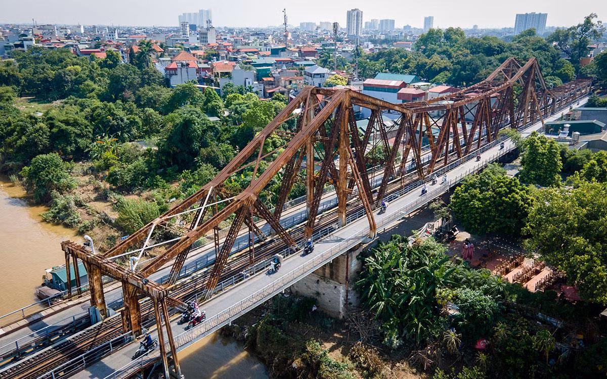 Cầu Long Biên ngày nay. (Ảnh: THÀNH ĐẠT)