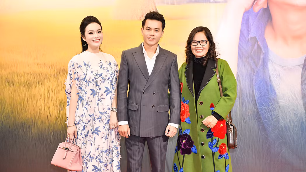Lê Vĩnh Toàn và NSƯT Tân Nhàn, NSND Việt Hương.