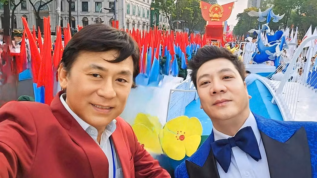 Hai nghệ sĩ tại lễ Tổng duyệt.