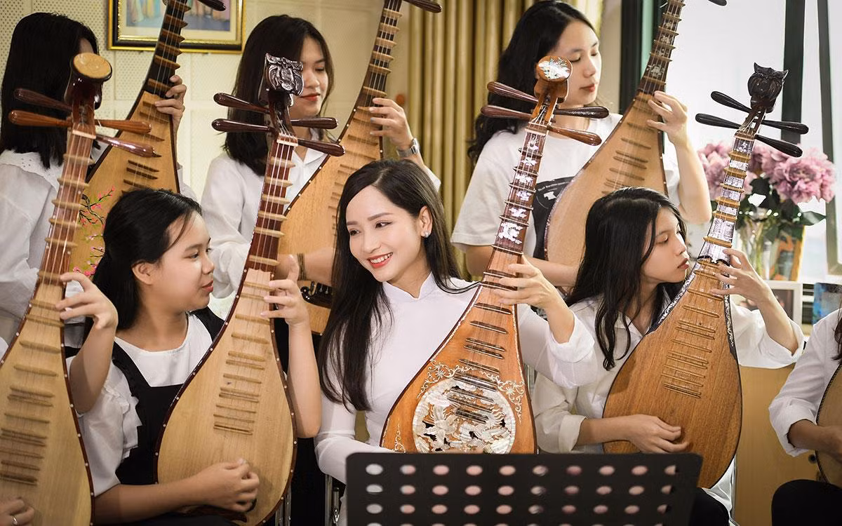Nghệ sĩ Diệu Thảo đã có nhiều năm gắn bó với các lứa học trò của Học viện Âm nhạc Quốc gia Việt Nam.