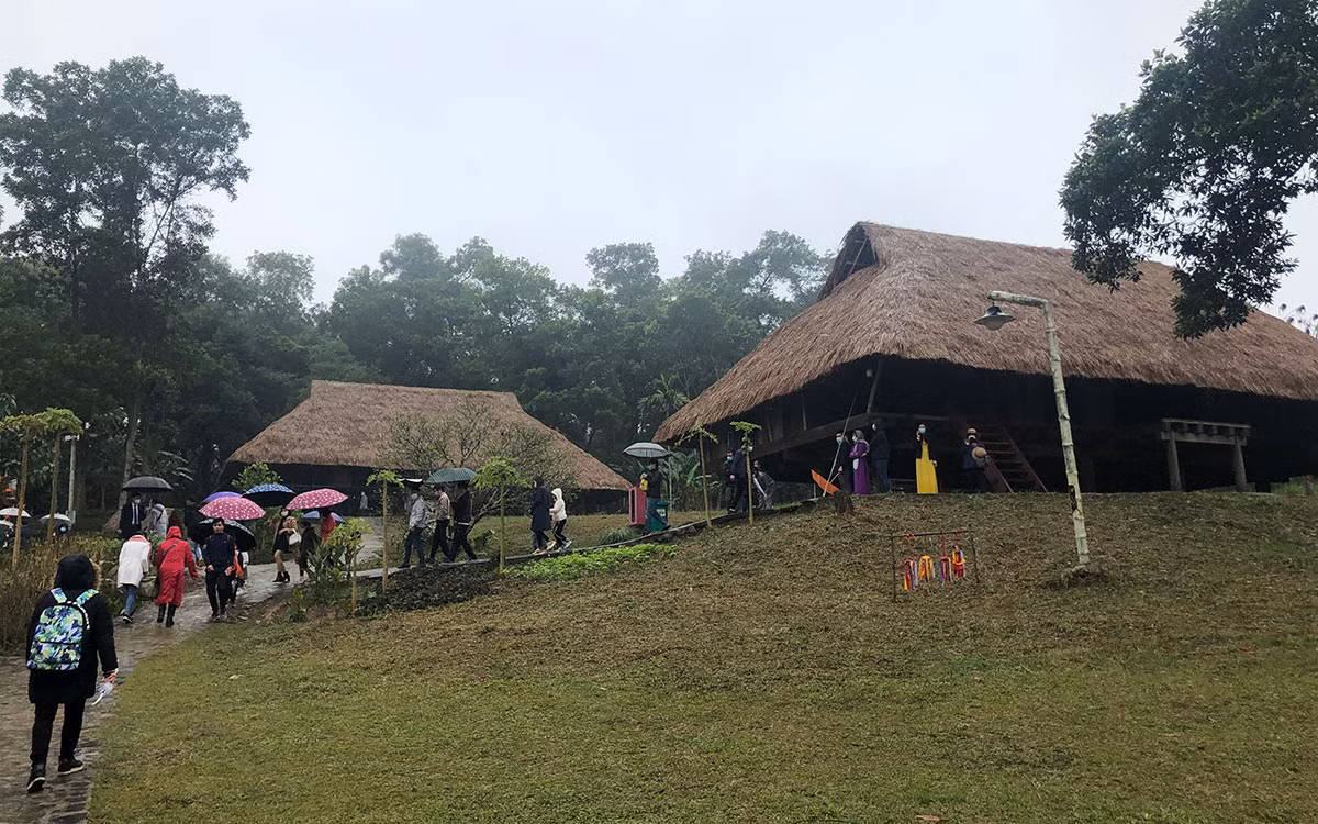 Nhà sàn của người Mường tại Làng Văn hóa Du lịch các dân tộc Việt Nam.