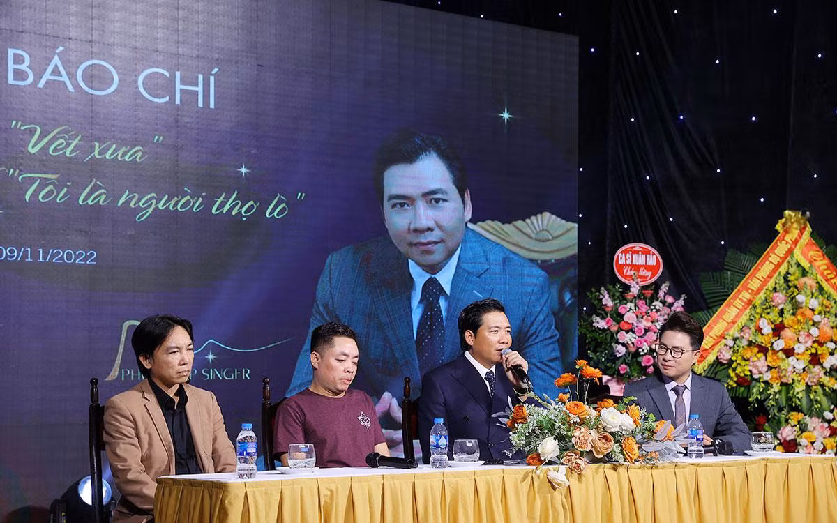 Ca sĩ Phúc Tiệp trong buổi ra mắt MV và album nhạc. (Ảnh: HÒA NGUYỄN)