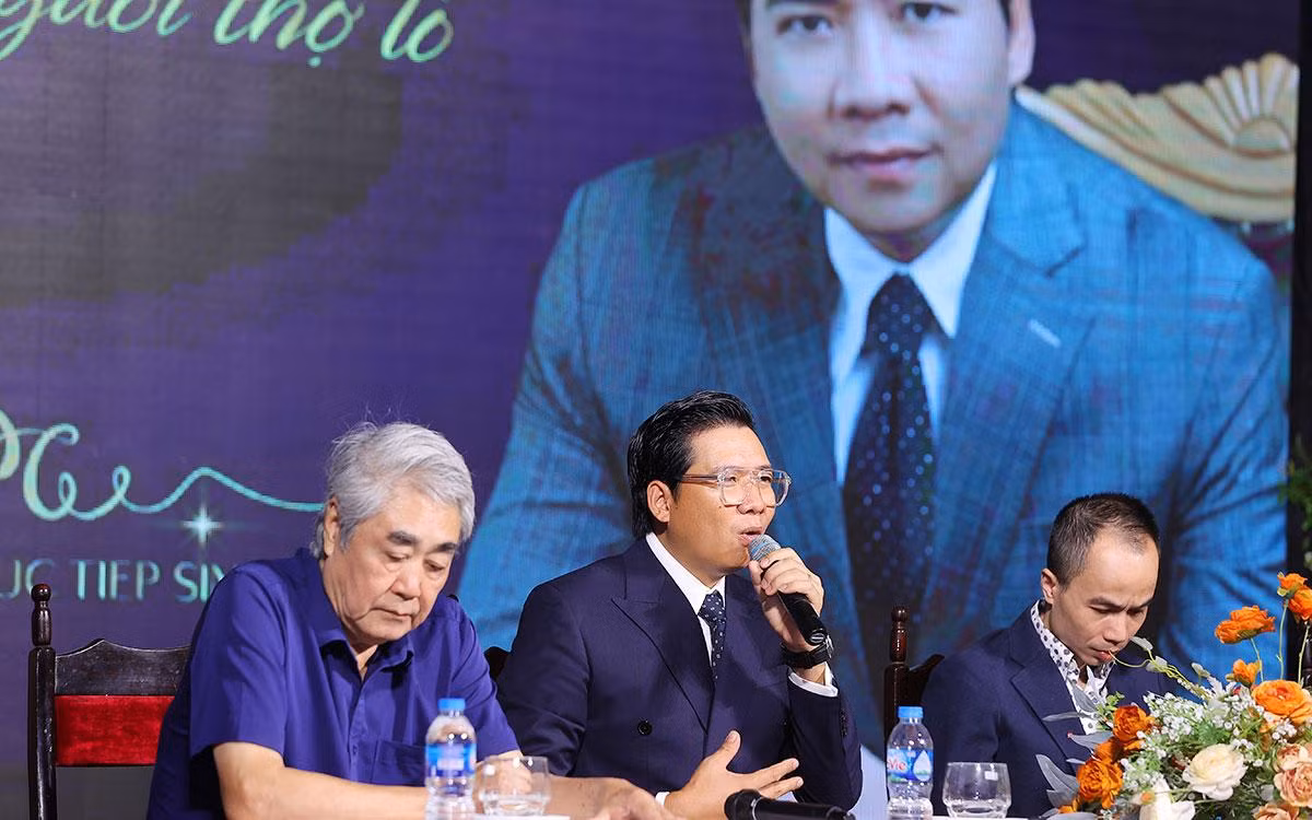 NSND Quang Thọ có mặt tại buổi ra mắt hai sản phẩm âm nhạc của học trò mình. (Ảnh: HÒA NGUYỄN)