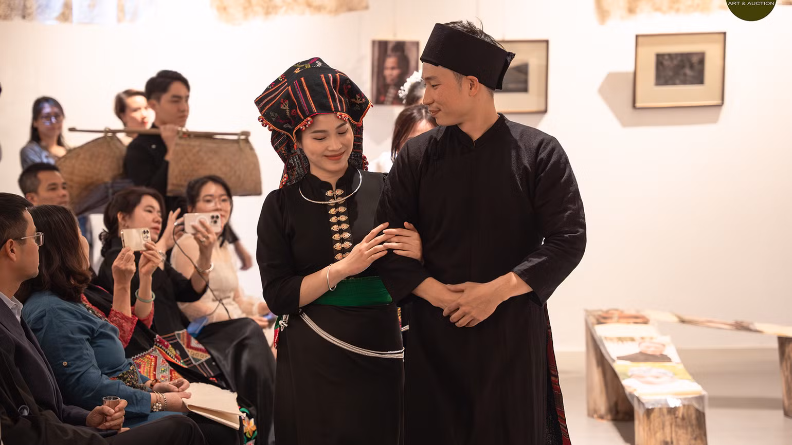 Show diễn có sự tham gia của các nghệ nhân và đồng bào Thái. Show diễn có sự tham gia của các nghệ nhân và đồng bào Thái.