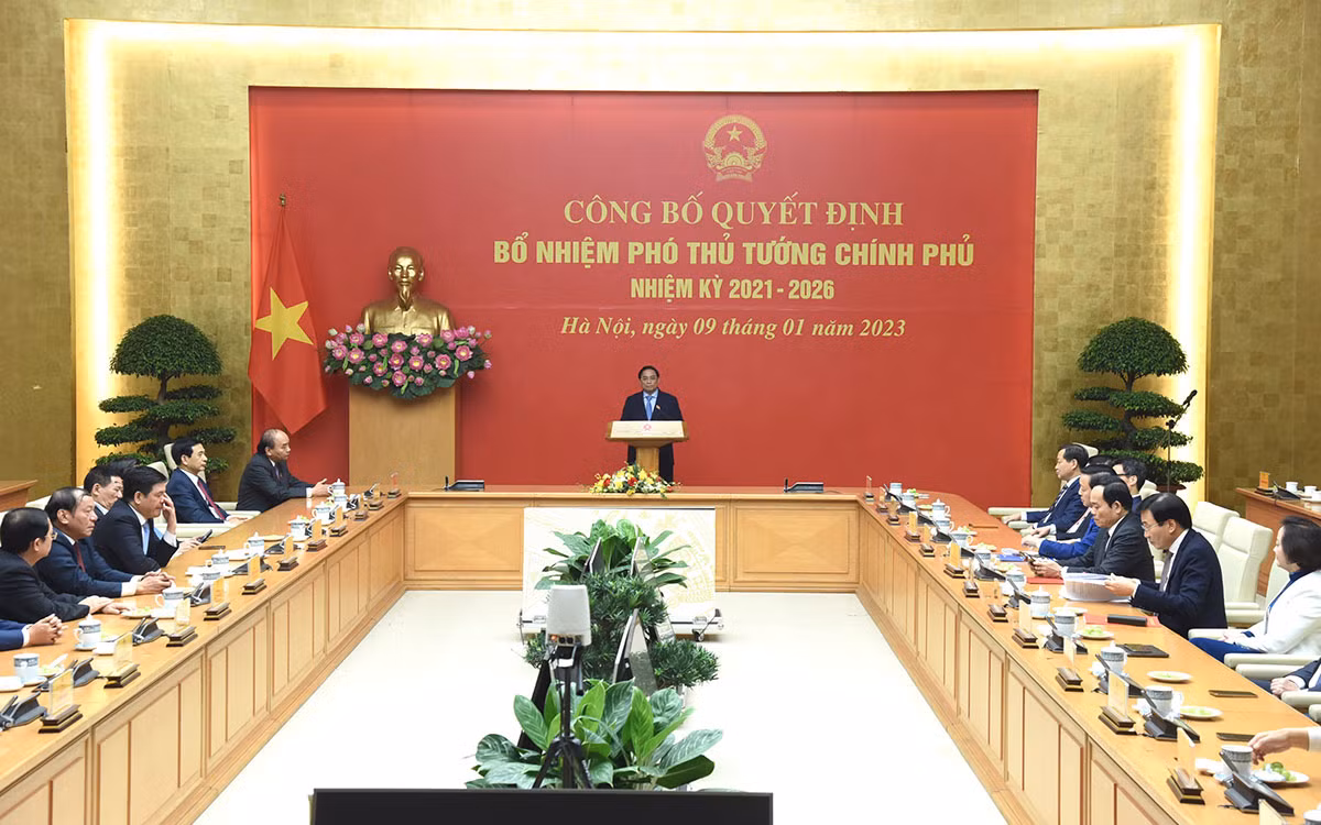 Quang cảnh lễ trao quyết định. Quang cảnh lễ trao quyết định.