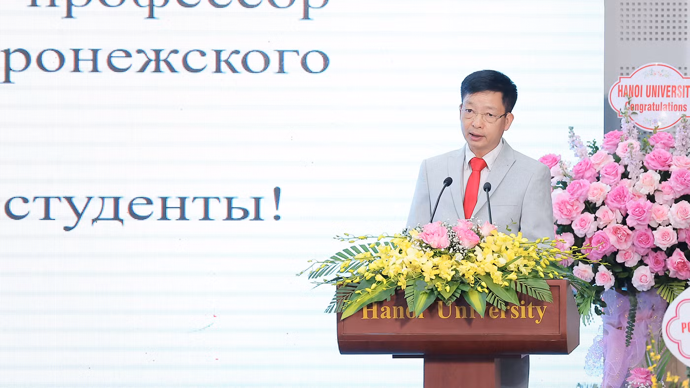 TS Lương Ngọc Minh, Phó Hiệu trưởng Trường Đại học Hà Nội, phát biểu khai mạc sự kiện.