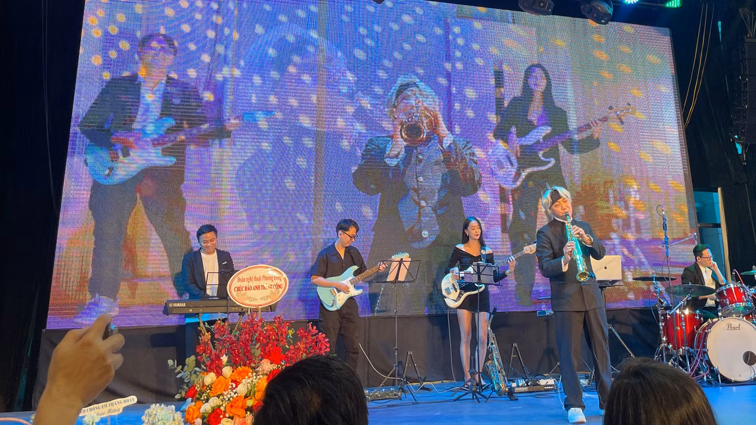 Bảo Anh và ban nhạc. Bảo Anh và ban nhạc.