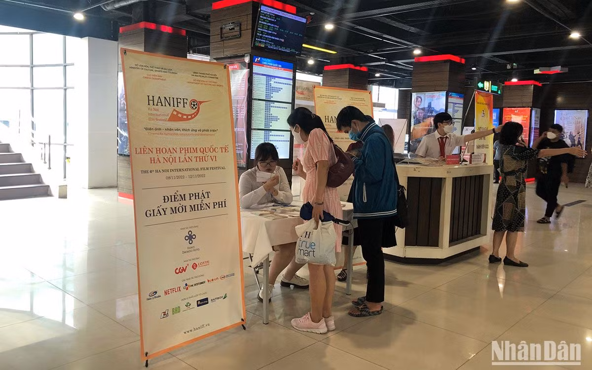 Trung tâm Chiếu phim Quốc gia, nơi trình chiếu, quảng bá các phim do Nhà nước sản xuất.