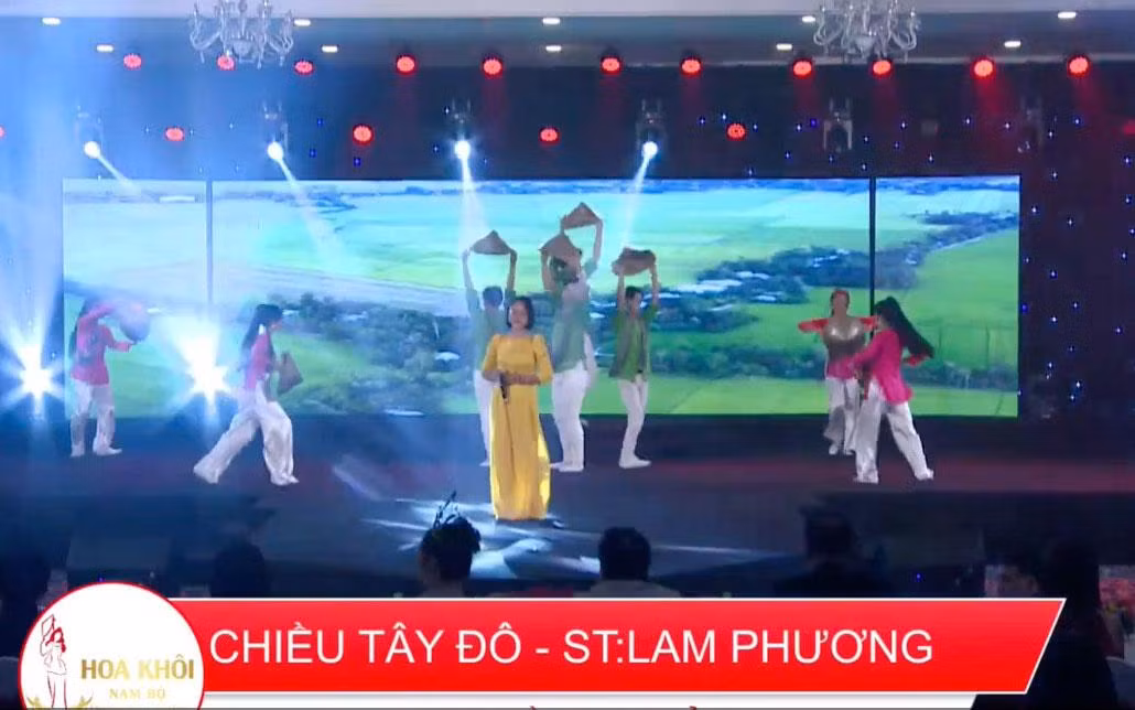 Bài hát Chiều Tây Đô được Ban Tổ chức Cuộc thi Hoa khôi Nam Bộ 2022 tự ý đưa lên sân khấu biểu diễn.