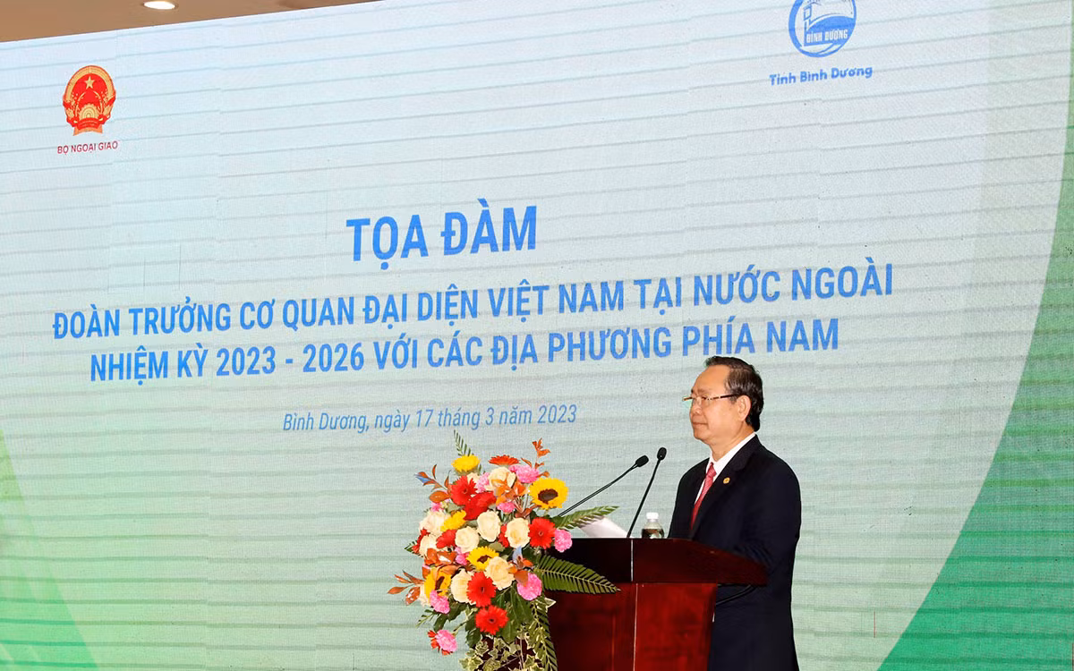 Phó Chủ tịch Ủy ban nhân dân tỉnh Bình Dương Nguyễn Văn Dành phát biểu tại tọa đàm.