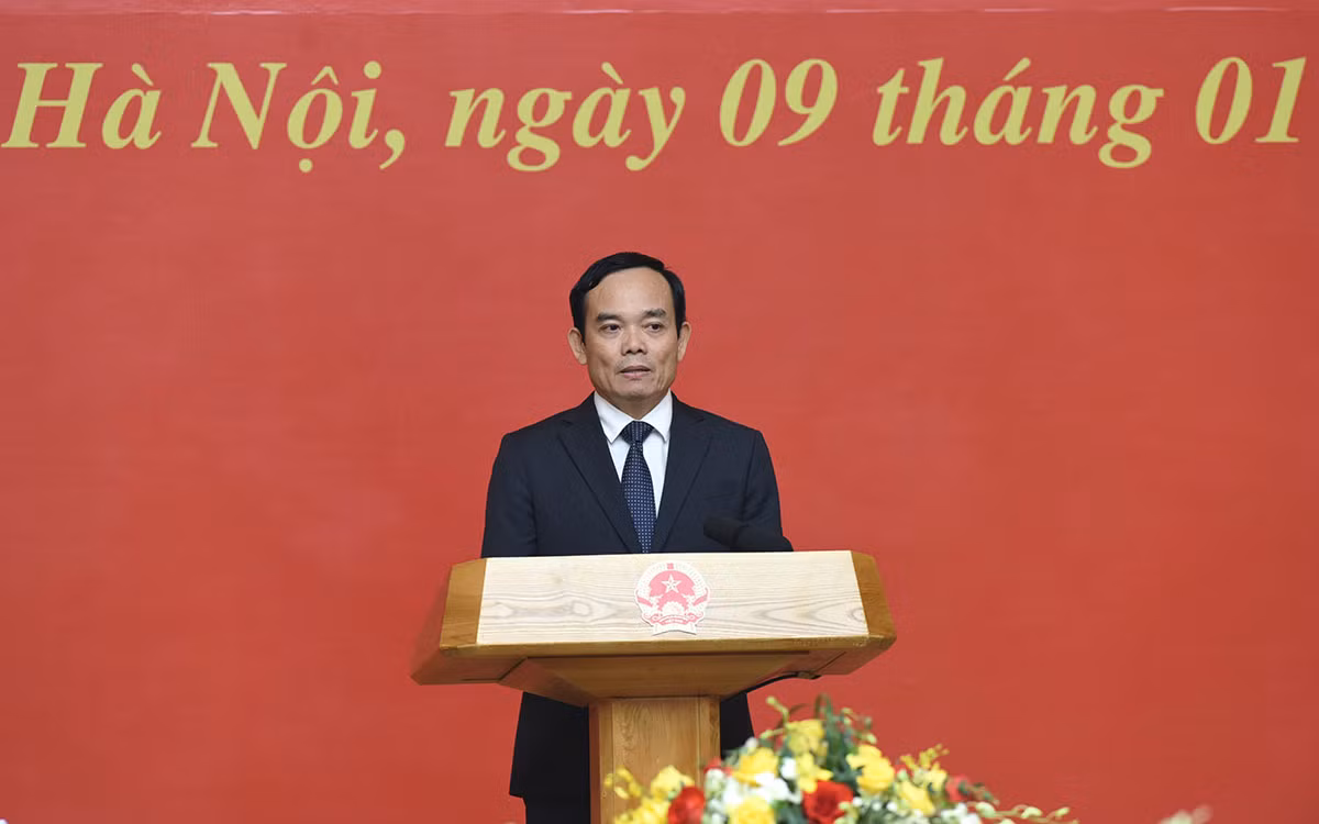 Phó Thủ tướng Trần Lưu Quang Phát biểu. Phó Thủ tướng Trần Lưu Quang Phát biểu.