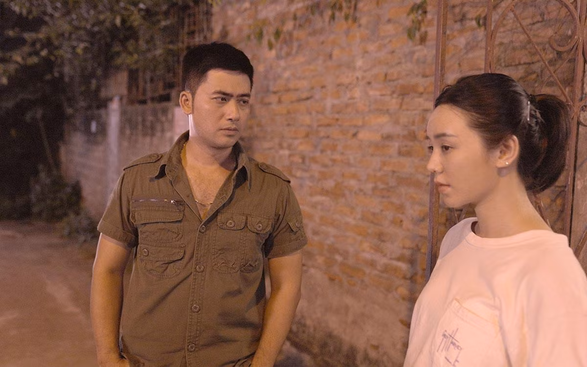 Bảo Anh vào vai anh chàng chủ ga-ra với tính cách lạnh lùng, ít nói. Bảo Anh vào vai anh chàng chủ ga-ra với tính cách lạnh lùng, ít nói.