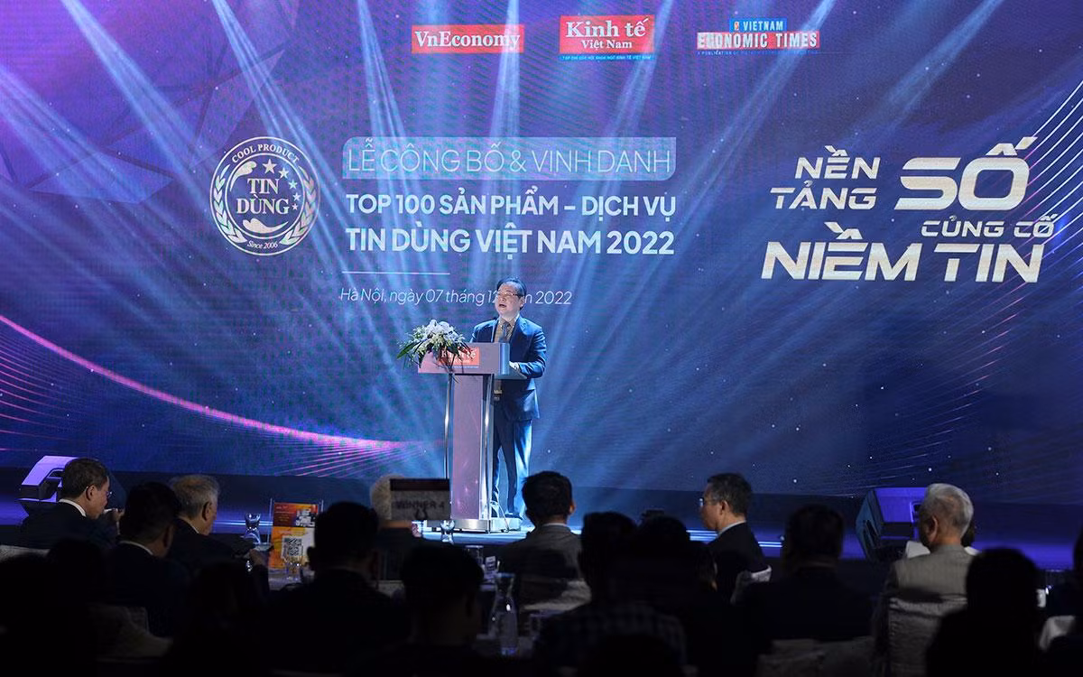 Chủ tịch Liên hiệp các Hội KHKT Việt Nam Phan Xuân Dũng phát biểu tại buổi lễ. Chủ tịch Liên hiệp các Hội KHKT Việt Nam Phan Xuân Dũng phát biểu tại buổi lễ.