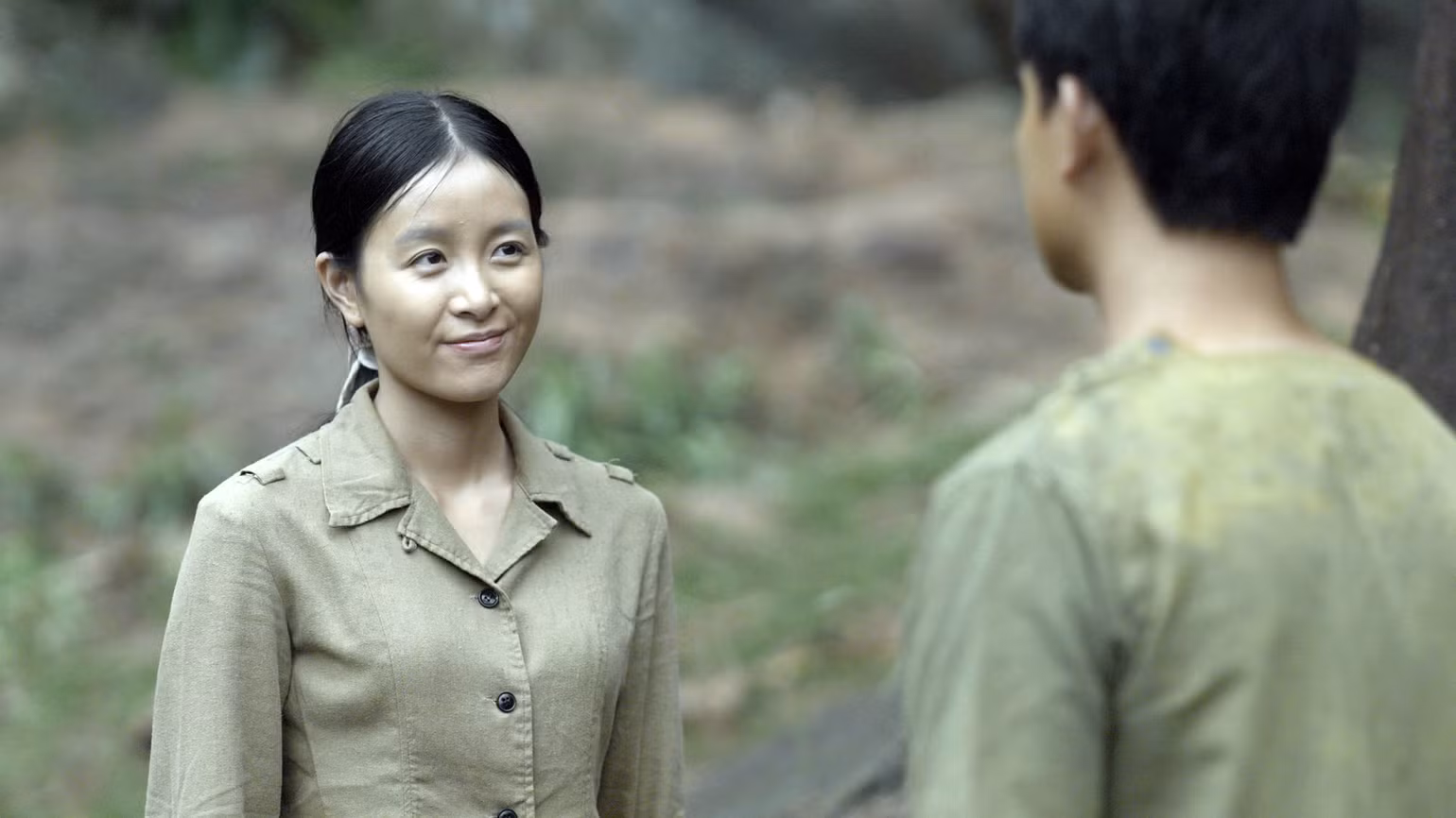 Diễn viên trẻ Huyền Trang trong vai bà Hồi lúc trẻ.