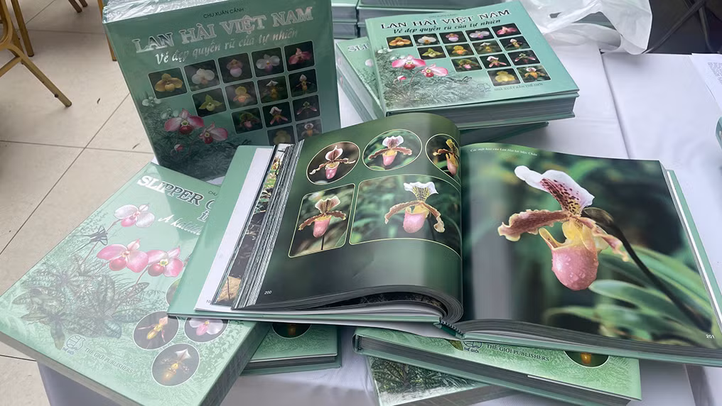 Sách được in công phu, thiết kế đẹp. Sách được in công phu, thiết kế đẹp.