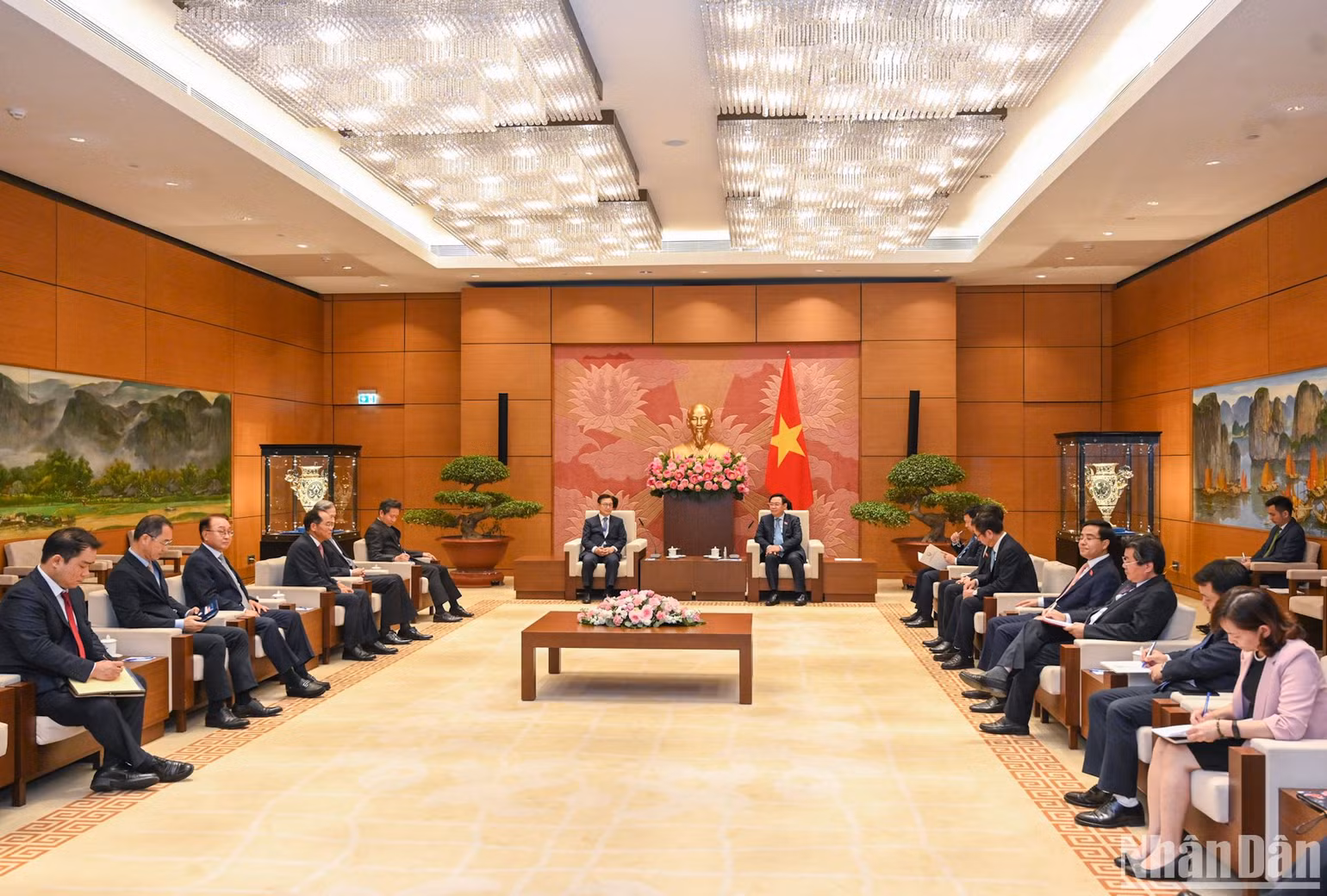 Quang cảnh buổi tiếp tại Nhà Quốc hội. Quang cảnh buổi tiếp tại Nhà Quốc hội.