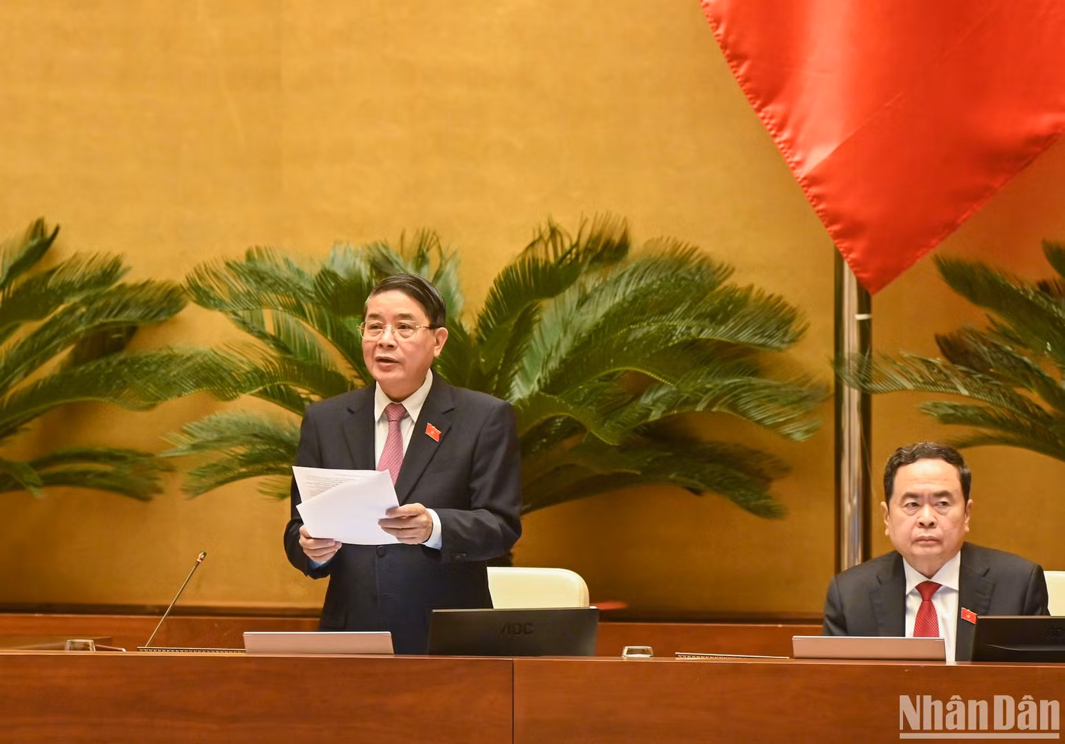 Phó Chủ tịch Quốc hội Nguyễn Đức Hải điều hành nội dung thảo luận về dự án Luật Hợp tác xã (sửa đổi). Phó Chủ tịch Quốc hội Nguyễn Đức Hải điều hành nội dung thảo luận về dự án Luật Hợp tác xã (sửa đổi).