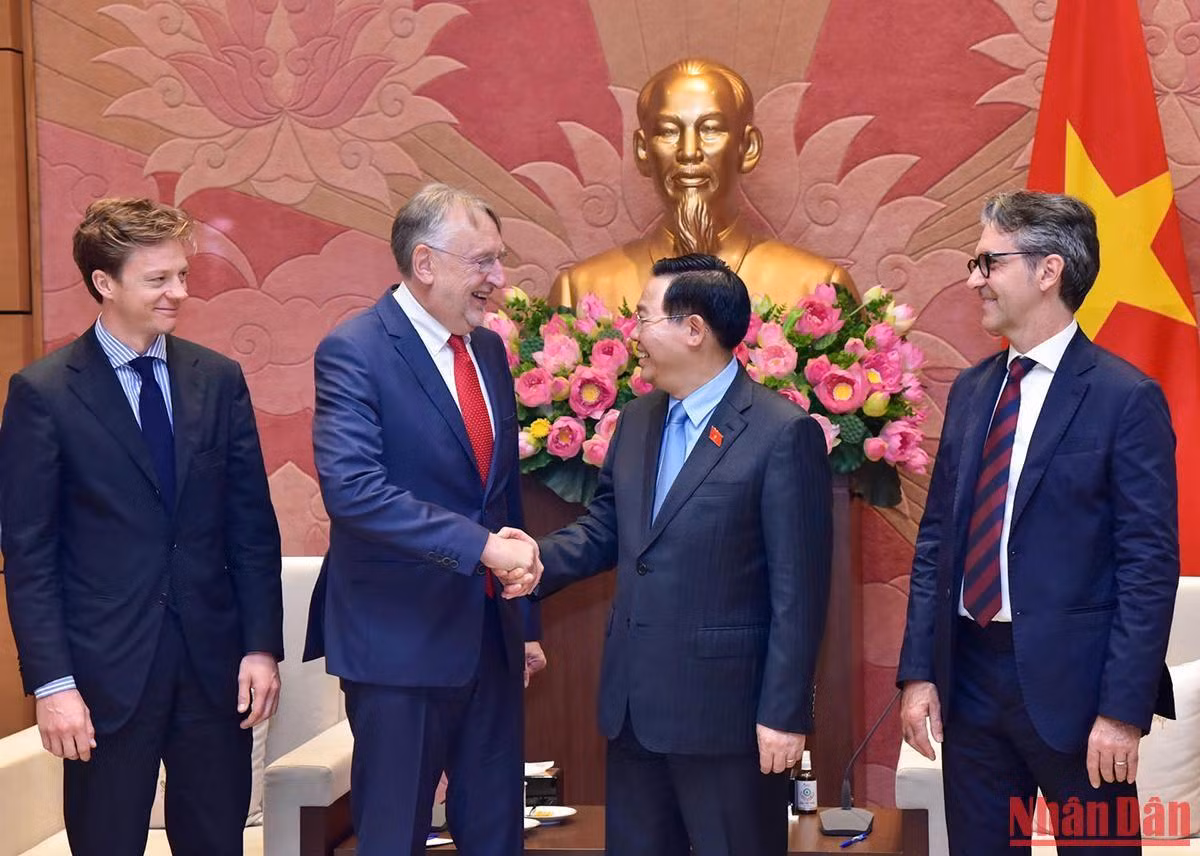 Chủ tịch Quốc hội tiếp Chủ tịch Ủy ban Thương mại Quốc tế, Nghị viện Châu Âu ảnh 5 Chủ tịch Quốc hội tiếp Chủ tịch Ủy ban Thương mại Quốc tế, Nghị viện Châu Âu ảnh 5