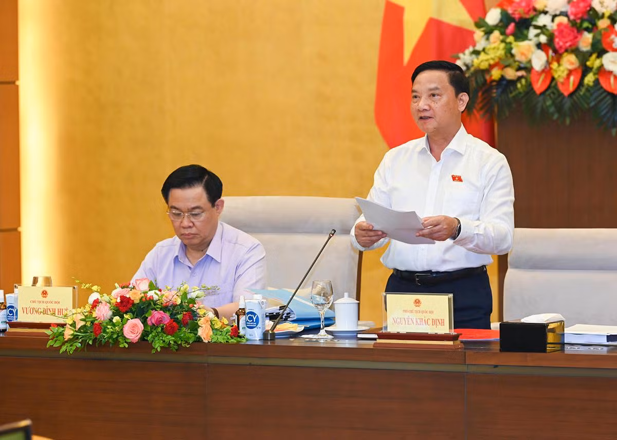 Phó Chủ tịch Quốc hội Nguyễn Khắc Định phát biểu mở đầu hội thảo.