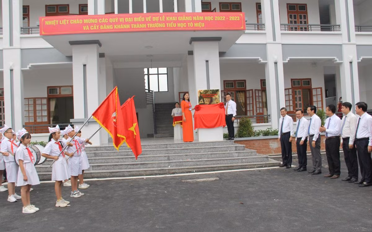 Tỉnh Sơn La khánh thành và đưa vào sử dụng các hạng mục công trình Trường tiểu học Tô Hiệu. Tỉnh Sơn La khánh thành và đưa vào sử dụng các hạng mục công trình Trường tiểu học Tô Hiệu.