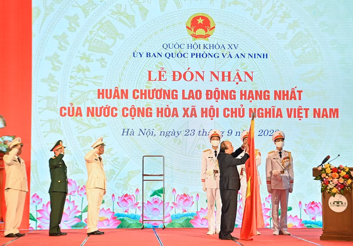 [Ảnh] Chủ tịch nước, Chủ tịch Quốc hội dự Lễ kỷ niệm 30 năm ngày thành lập Ủy ban Quốc phòng và An ninh ảnh 7