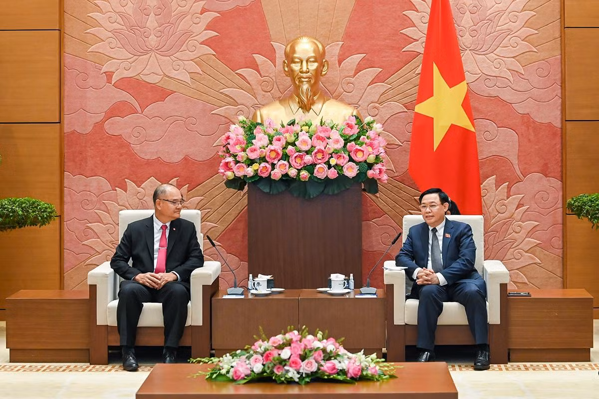 [Ảnh] Chủ tịch Quốc hội Vương Đình Huệ tiếp Phó Chủ tịch thứ nhất Thượng viện Thái Lan Singsuk Singpai ảnh 1