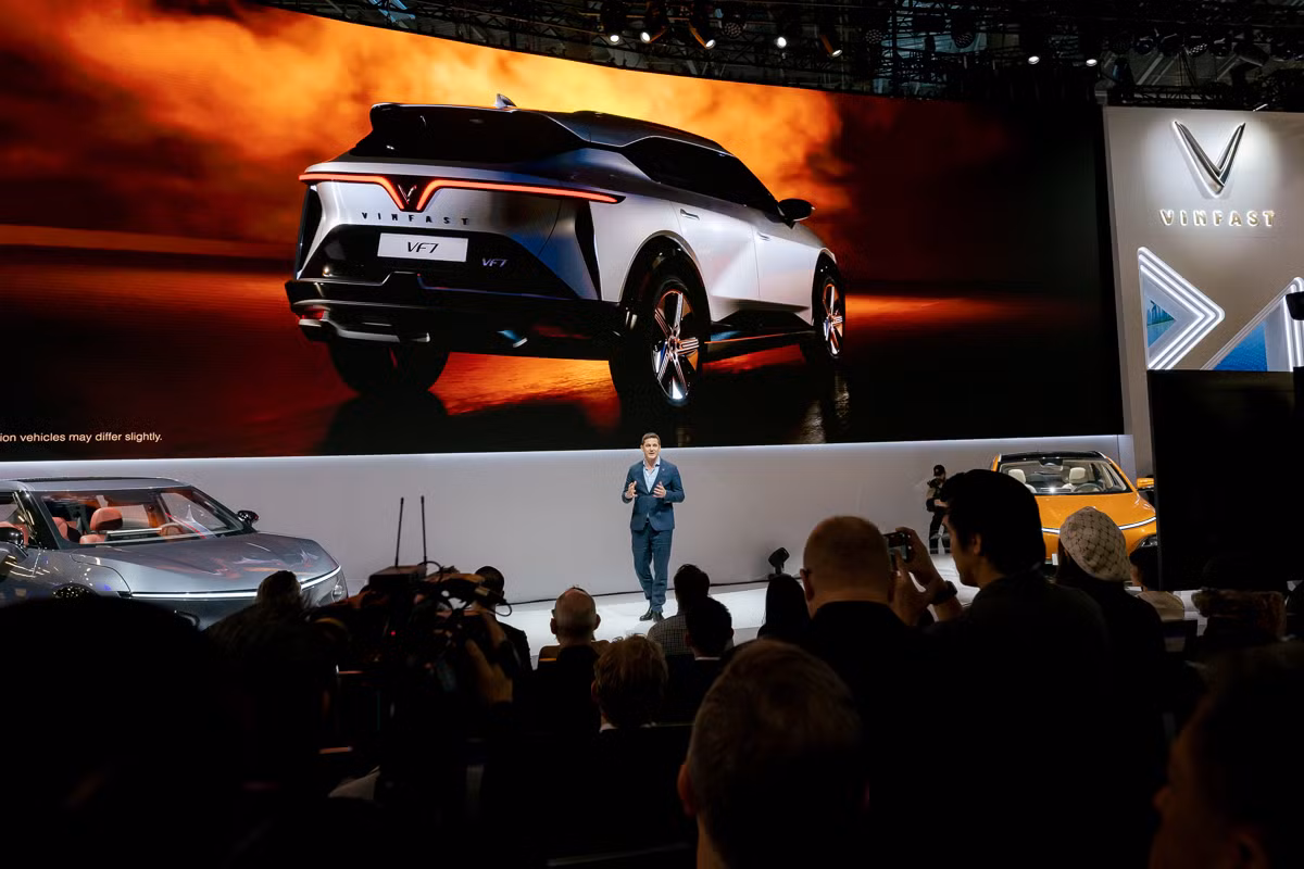 VinFast giới thiệu mẫu xe VF 7 tại CES 2023. VinFast giới thiệu mẫu xe VF 7 tại CES 2023.