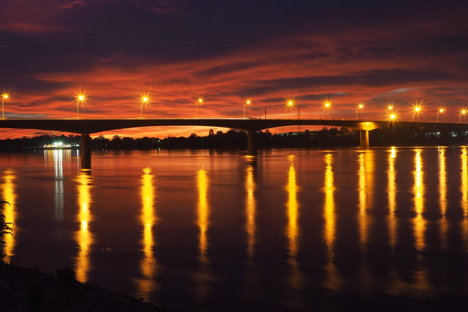 Cầu hữu nghị Thái-Lào trên sông Mekong. (Nguồn: MRC)