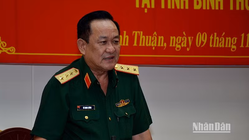 Thượng tướng Võ Minh Lương, Ủy viên Trung ương Đảng, Thứ trưởng Quốc phòng phát biểu tại buổi làm việc.