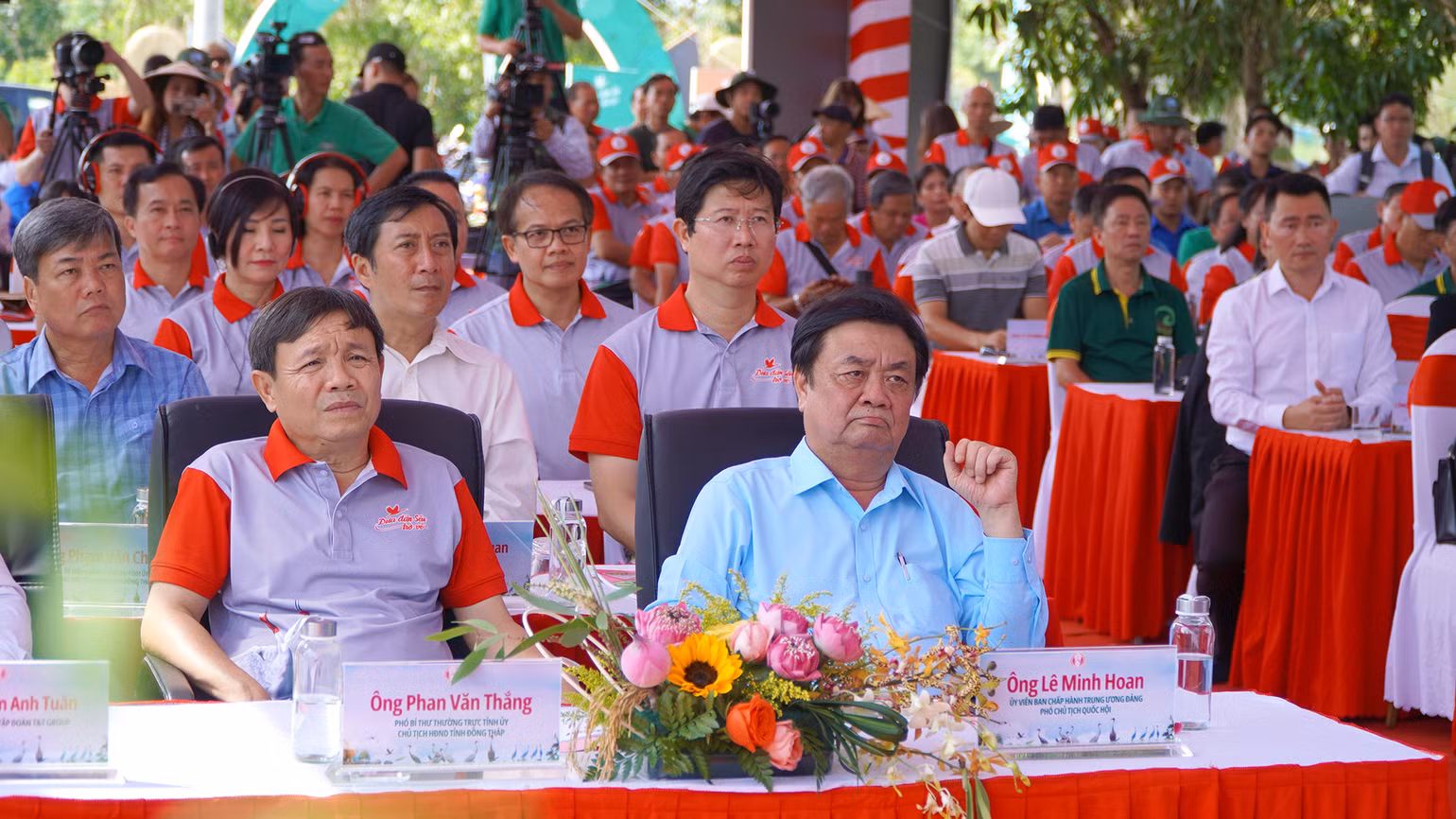 Đại biểu tham dự chương trình. (Ảnh: HỮU NGHĨA)