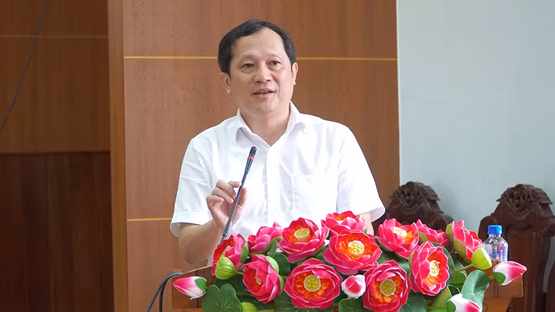 Chủ tịch Hội Nông dân tỉnh Đồng Tháp Lý Văn Giàu phát biểu tại hội nghị. (Ảnh: HỮU NGHĨA)