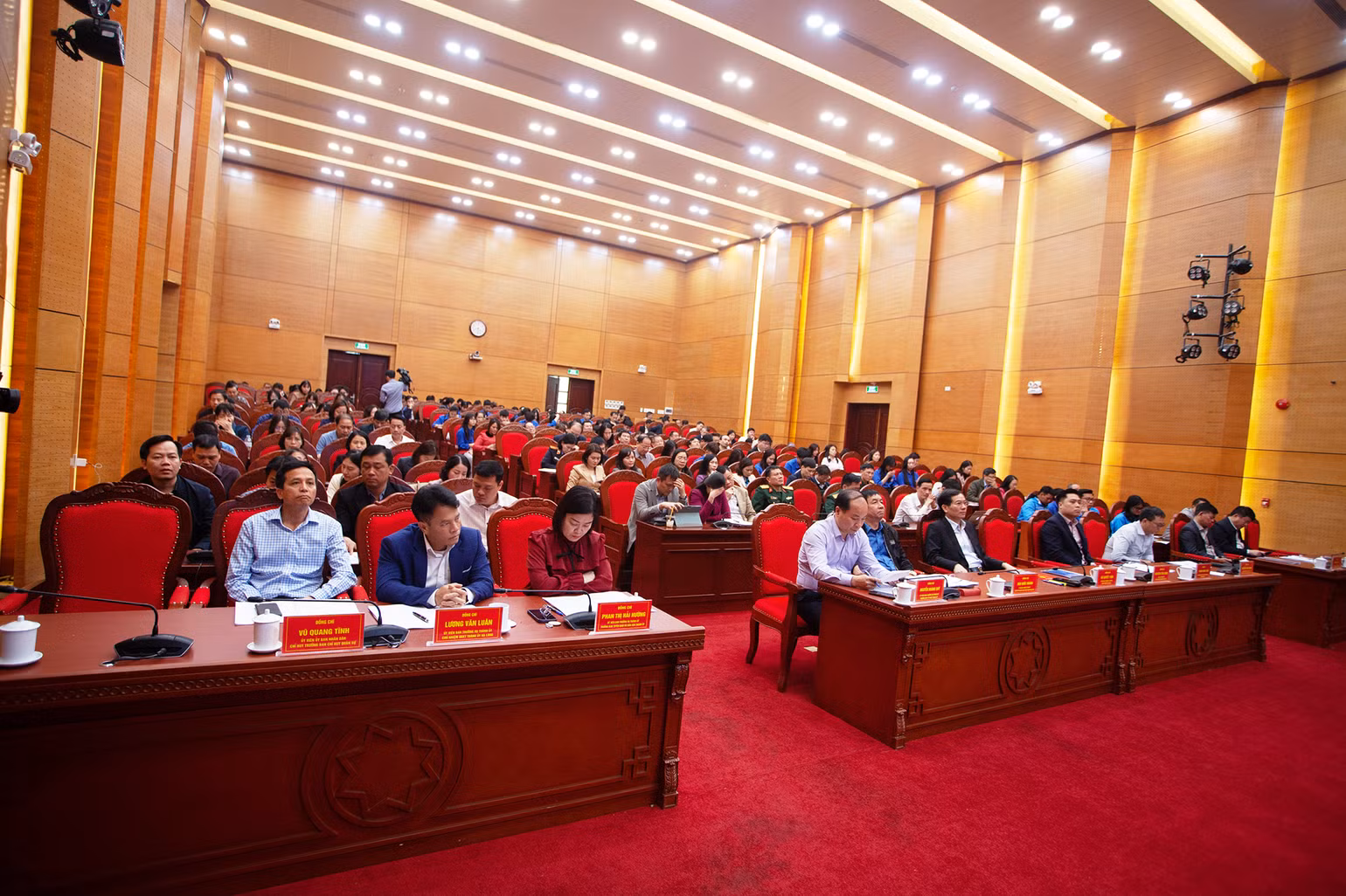 Quang cảnh tại Lễ phát động phong trào "Bình dân học vụ số".