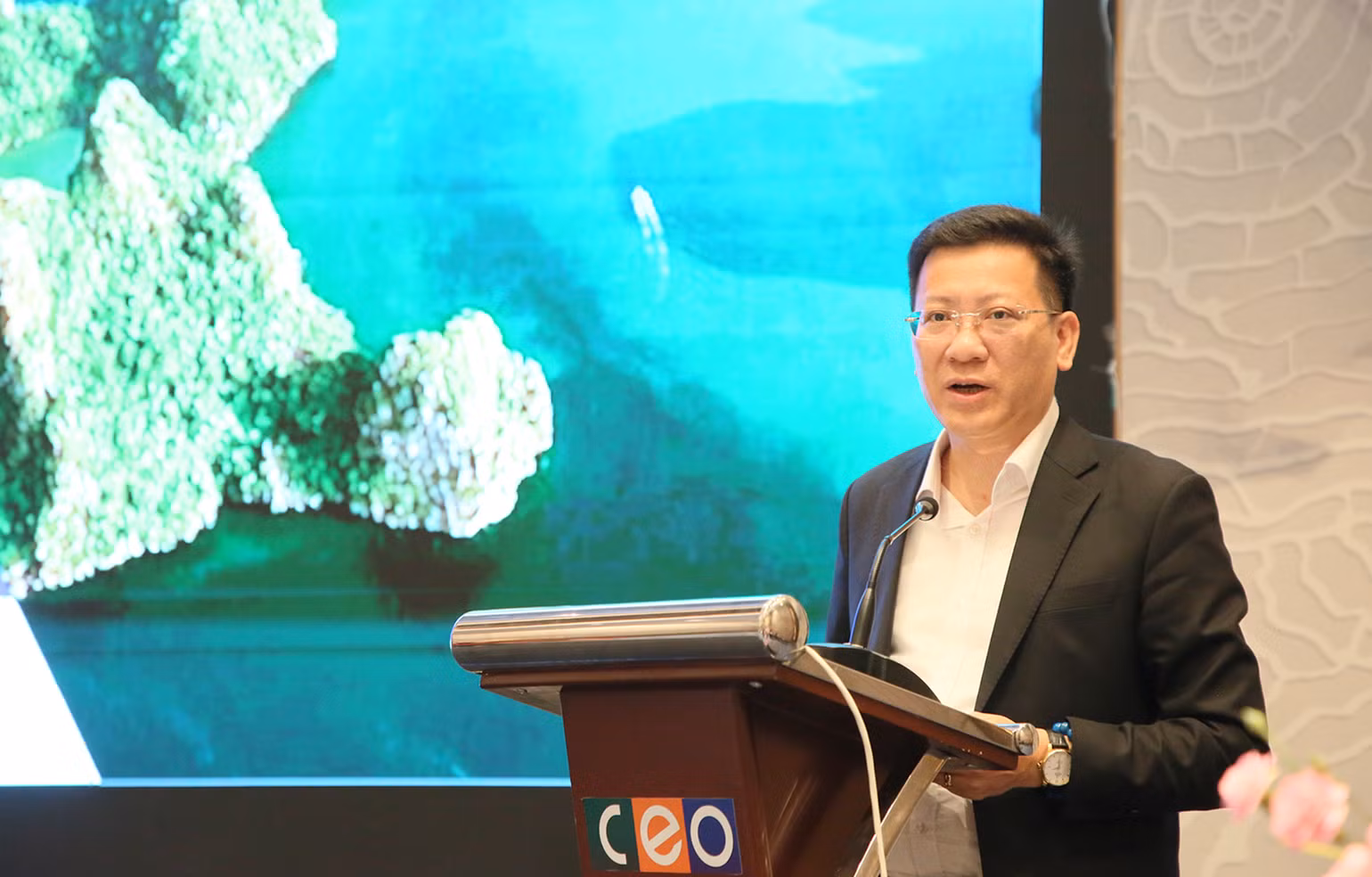 Ông Nguyễn Việt Dũng, Giám đốc Sở Văn hóa, Thể thao và Du lịch tỉnh Quảng Ninh phát biểu tại hội nghị. Ông Nguyễn Việt Dũng, Giám đốc Sở Văn hóa, Thể thao và Du lịch tỉnh Quảng Ninh phát biểu tại hội nghị.