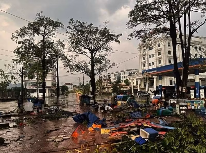 337 ngôi nhà ở Sơn La bị tốc mái, đổ sập do gió lốc ảnh 1 337 ngôi nhà ở Sơn La bị tốc mái, đổ sập do gió lốc ảnh 1