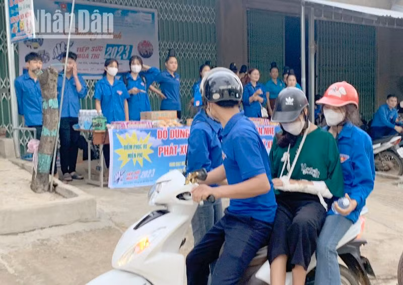 Sơn La: Hỗ trợ hàng trăm suất cơm cho thí sinh thi tốt nghiệp THPT năm 2023 ảnh 5 Sơn La: Hỗ trợ hàng trăm suất cơm cho thí sinh thi tốt nghiệp THPT năm 2023 ảnh 5