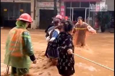 2 người chết, 4 người mất tích và nhiều tài sản thiệt hại do mưa lũ ở Sơn La ảnh 13