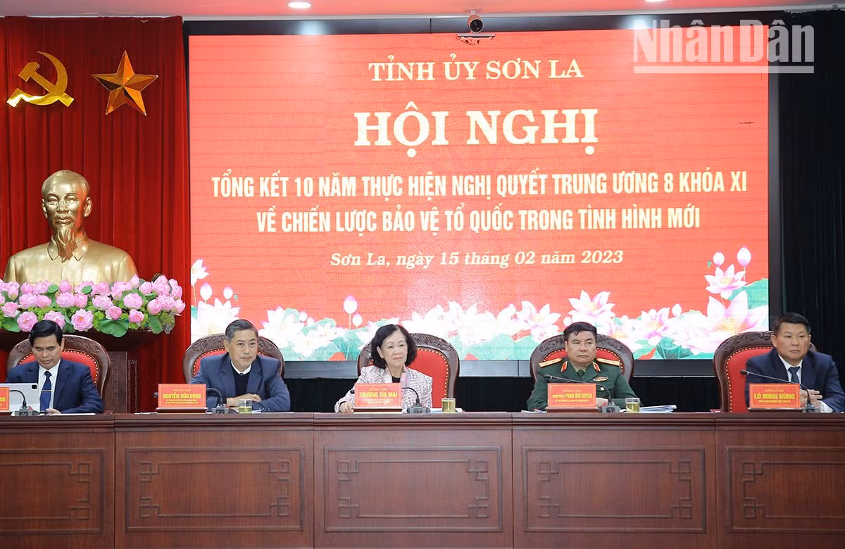 Đồng chí Trương Thị Mai dự và chỉ đạo hội nghị tổng kết 10 năm thực hiện Nghị quyết Trung ương 8 khóa XI.